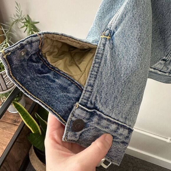 Levi’s Denim Jacket. New with tags. Size XL. - Picture 3 of 9